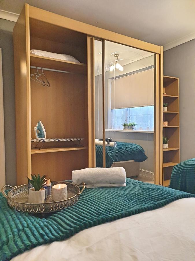 Сasa de vacaciones Spacious City With Free Parking, Fast Wi-fi & Netflix