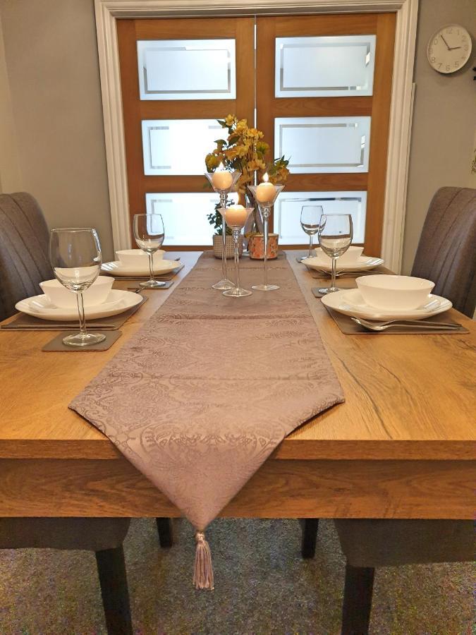 Сasa de vacaciones Spacious City With Free Parking, Fast Wi-fi & Netflix *
