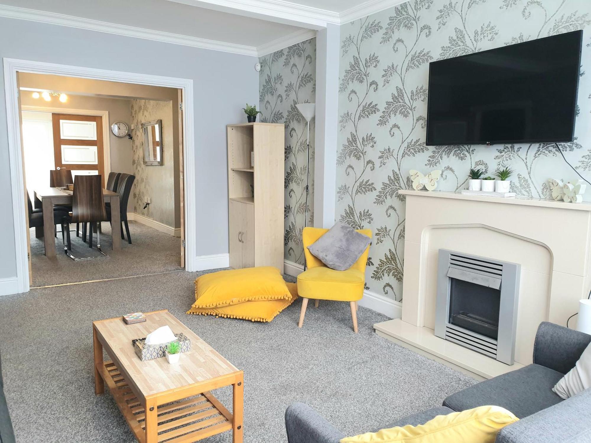 Сasa de vacaciones Spacious City With Free Parking, Fast Wi-fi & Netflix Coventry